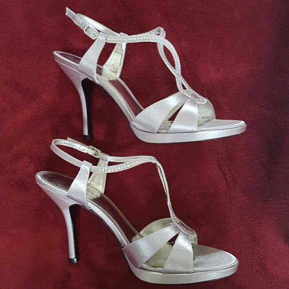 The Touch of Nina - Picture 2 of 5